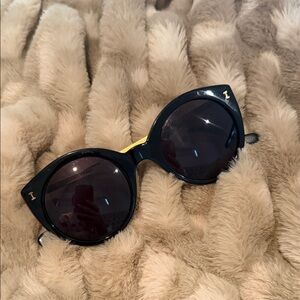 Illesteva Black and Gold Round Sunglasses Palm Beach